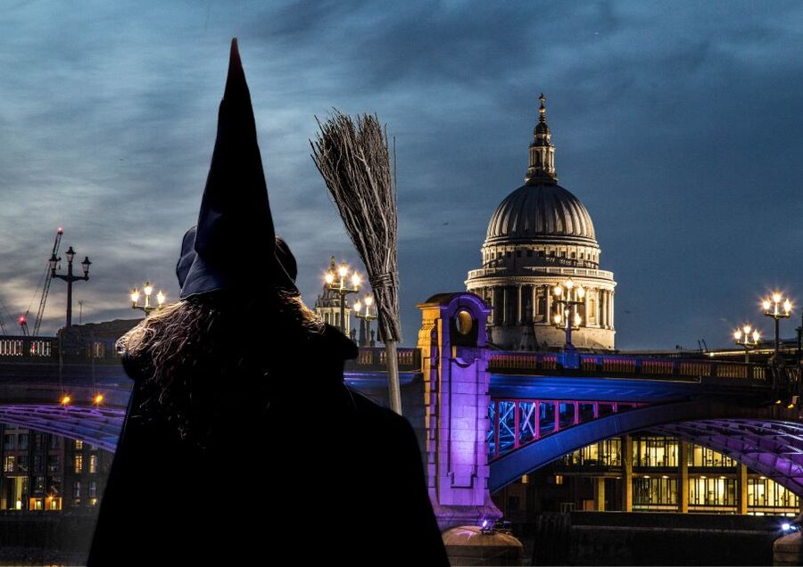 London: Witches and History Bankside Walking Tour - Which guide style suits you best?