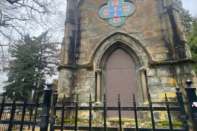 Macabre Ghost History of Portland, Oregon walking tour - Group size, timing, and the walk between stops
