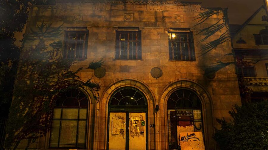 Macabre, Murder, & Mayhem in Motor City: Detroit Ghost Tour - How the guide shapes the hour