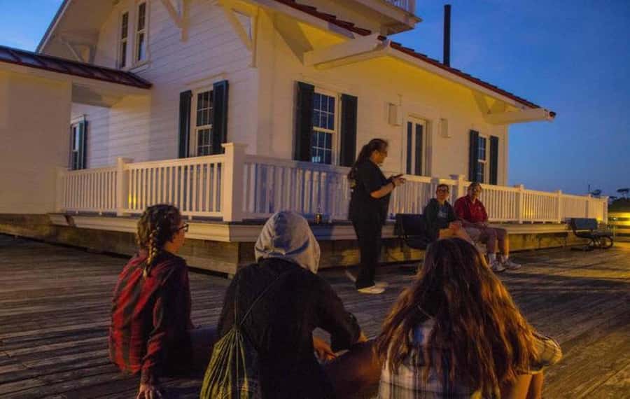 Manteo: Outer Banks Ghost Walking Tour - Starting at Queen Elizabeth Avenue in Manteo