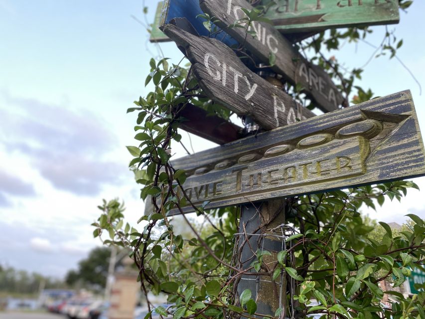 Manteo: Outer Banks Ghost Walking Tour - Downtown streets, the boat house, and the Witch Tree