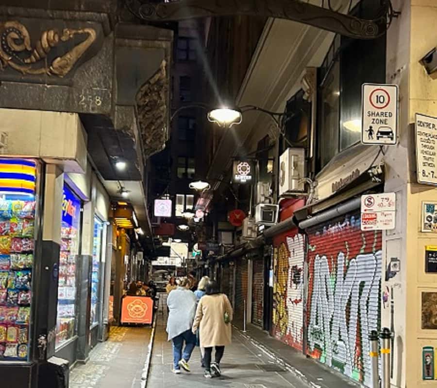 Melbourne: Spirits and Ales Haunted Pub Walking Tour - Dark alleys and a tragic love affair