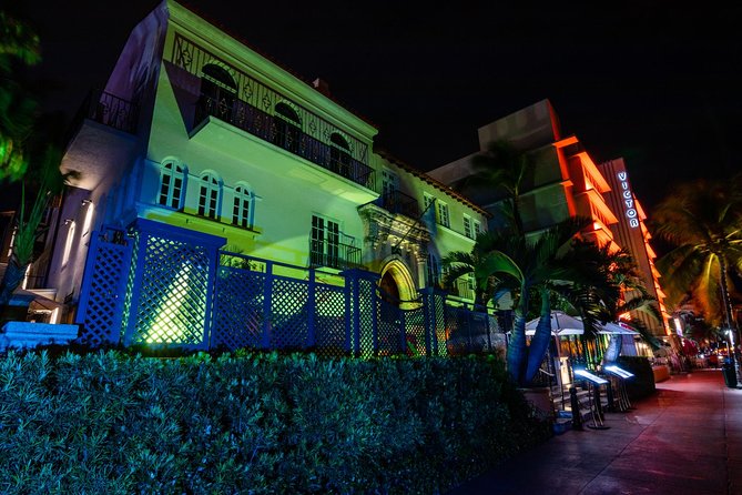 Menace, Murder & Malice: Miami Ghost Tours - The former Versace mansion from the street