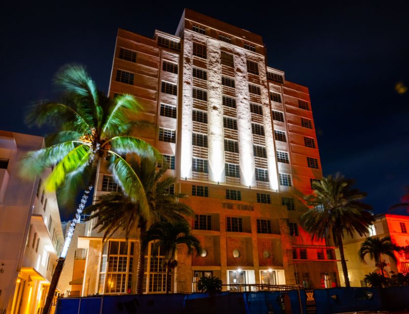 Miami: Ghosts, Boos and Booze Haunted Pub Crawl - Lummus Park and the first taste of old Miami
