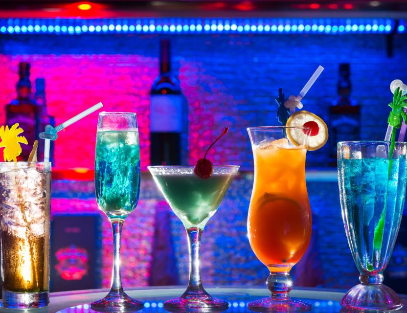 Miami: Ghosts, Boos and Booze Haunted Pub Crawl - Onyx Bar and the Villa Casa Casuarina
