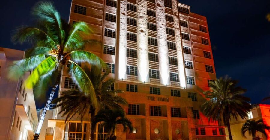 Miami: Ghosts, Boos and Booze Haunted Pub Crawl - Starting outside the Art Deco Welcome Center
