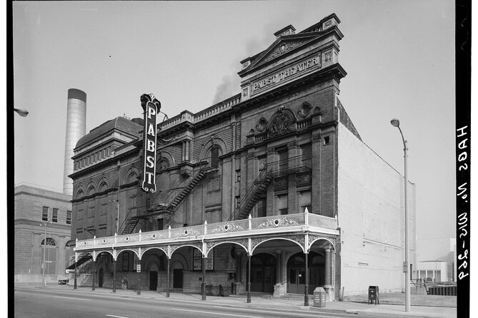 Milwaukee Downtown Ghost Tour - The Shadow of City Hall - Hilton Garden Inn: a hotel built over a deadly fire