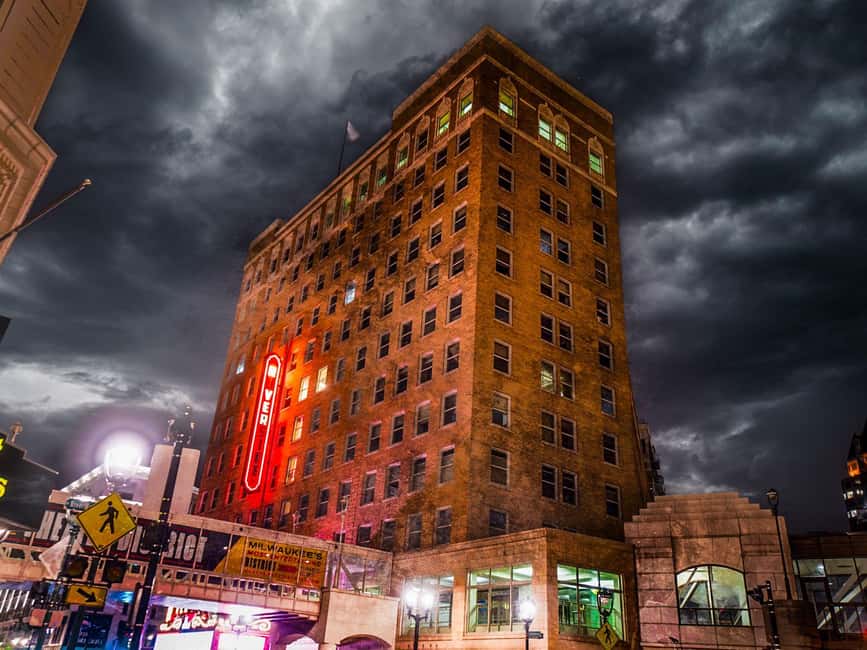 Milwaukee Morbid Mirrorlight Ghost Tours - Walking, weather, and comfort