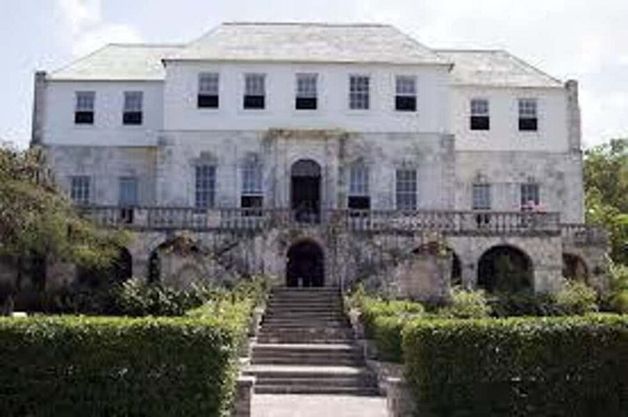 Montego Bay City and Rose Hall Haunted House Tour - Shopping for Jamaican coffee, rum, and spices
