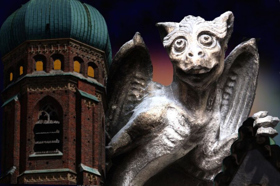Munich: Spooky Tour of Old Town in German - Witches, heretics, and cursed places