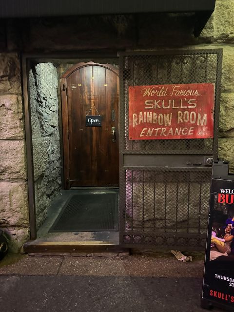 Nashville's Haunted Spirits Murder & True Crime Pub Crawl - Buying drinks along the way