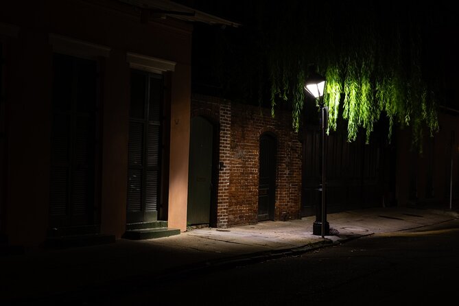 New Orleans Adults-Only True Crime and Ghost Walking Tour - A Break at Ghost Bar and a Quiet Alley