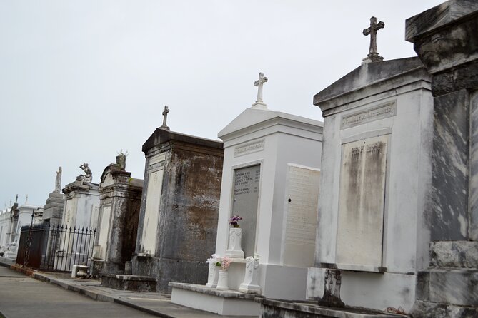 New Orleans Cemetery Bus Tour with Exclusive Cemetery Access - Marie Laveau, famous tombs, and what you will not see