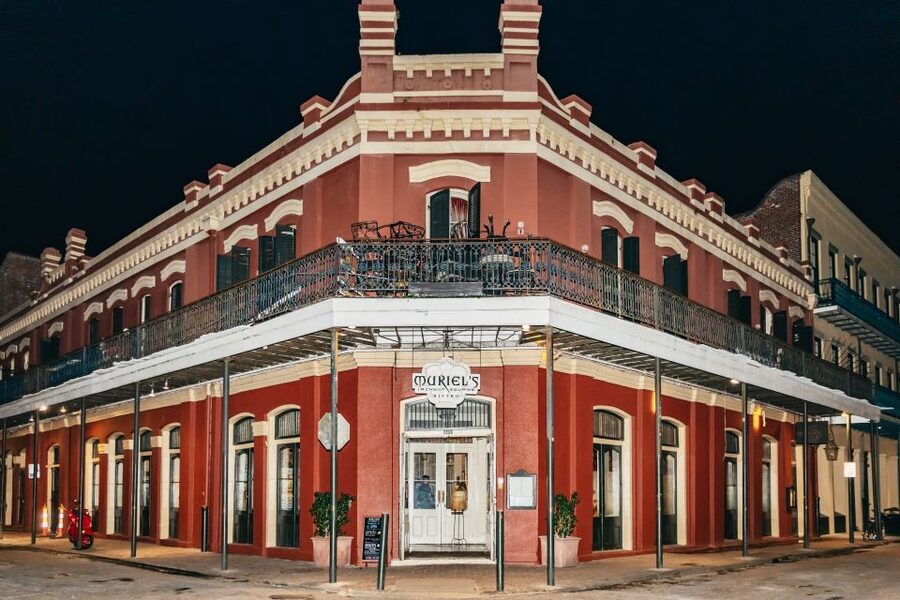 New Orleans: French Quarter Ghost Tour with Interior Visit - Lafitte’s Blacksmith Shop Bar