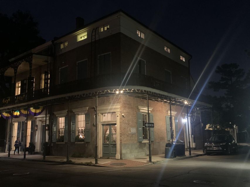 New Orleans: French Quarter Ghosts and True Crime Tour - Starting under the streetlight on St. Philip Street