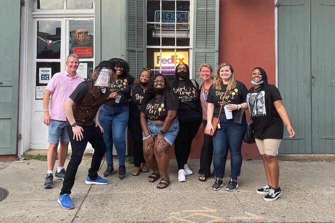 New Orleans Happy Hour Ghost Walking Tour Pub Crawl - A haunted hotel and Harry’s Corner Bar