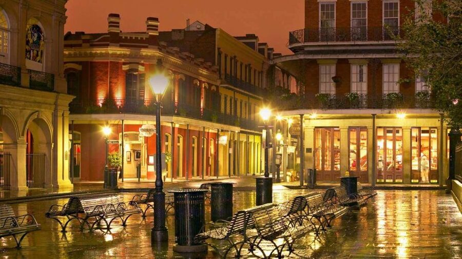 New Orleans Haunted Excursion Walking Tour - Why the French Quarter works so well for a haunted walk
