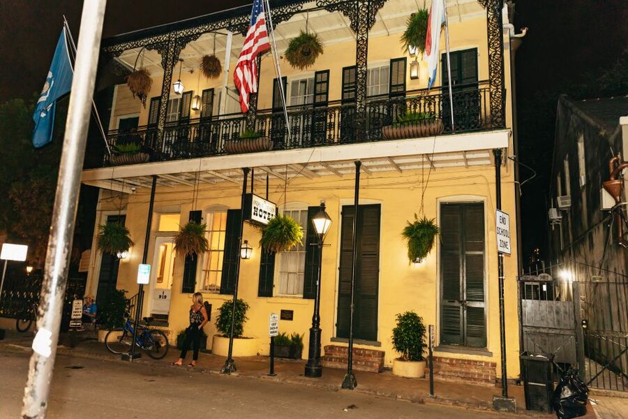 New Orleans: Haunted Pub Crawl - The stories: spooky, funny, and not always formal history