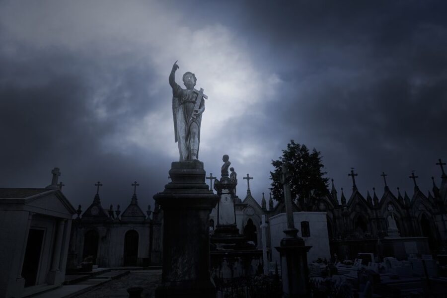 New Orleans: Night Cemetery and Ghost BYOB Bus Tour - Why New Orleans cemeteries look so unusual