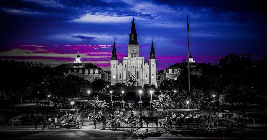 New Orleans: Vampires, Voodoo, and Ghosts Tour - Lafitte’s Blacksmith Shop and French Quarter atmosphere