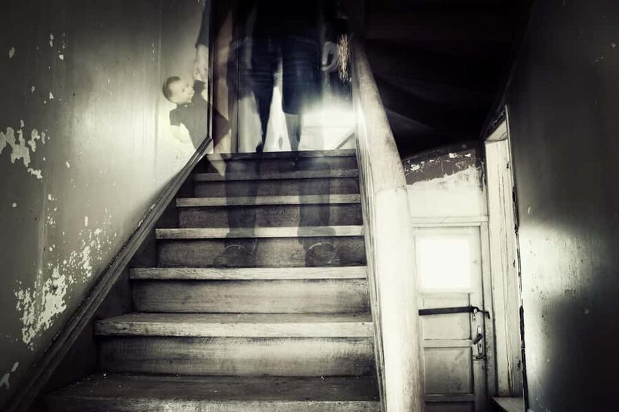 New Orleans: Vampires, Voodoo, and Ghosts Tour - Accessibility and practical comfort