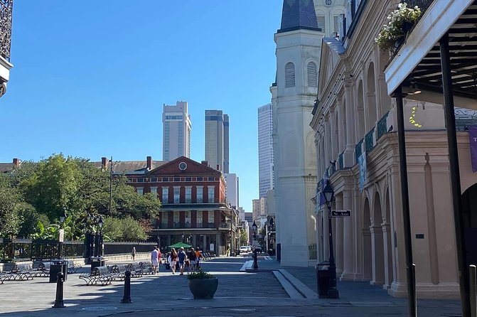 New Orleans Voodoo, Mystery, and Paranormal Tour - How the Guides Shape the Experience
