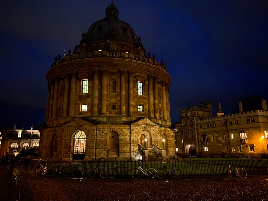 New: Oxford Costumed Ghost Tour In-Character - What the Costumed Performance Adds