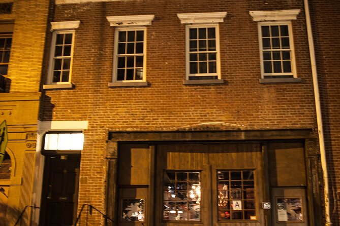 New York City Chilling Nightmares & Necromancy Ghost Tour - One if by Land, Two if by Sea provides the final setting