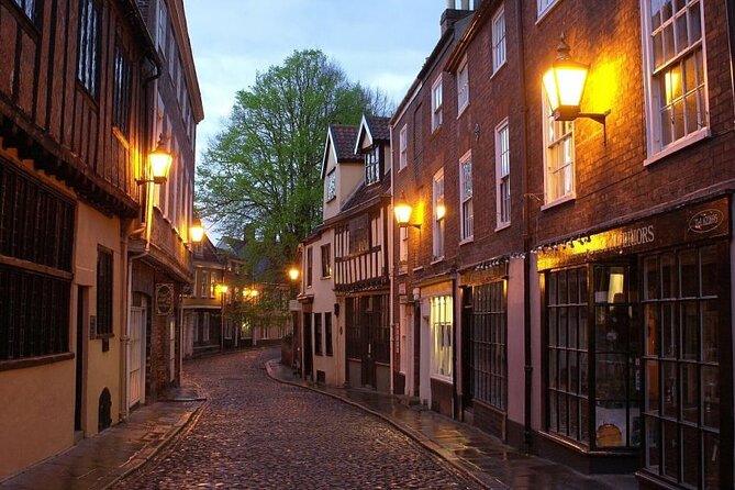 Nightmare Norwich - Norwich's funnest Ghost Walk!! - Tombland and the ghosts of medieval Norwich