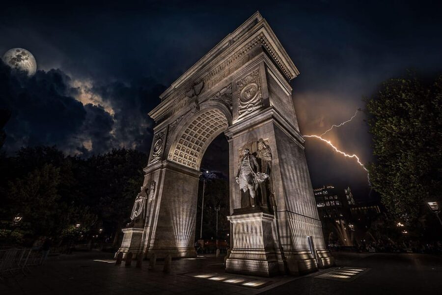 NYC: Boos & Booze Haunted Pub Crawl - Is $30 a fair price?