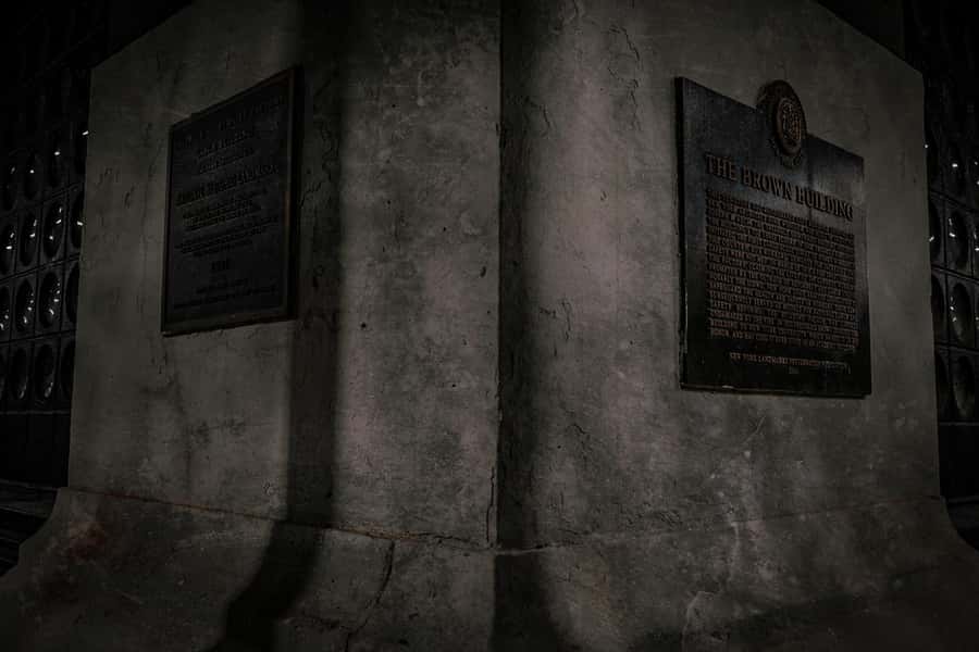 NYC: Ghosts & Ghouls of Greenwich Village Walking Tour - A haunted restaurant and two centuries of stories