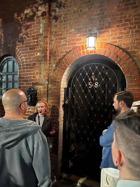 NYC: Ghosts of Greenwich Village 2 Hour Walking Tour - Why Greenwich Village makes a good ghost tour setting