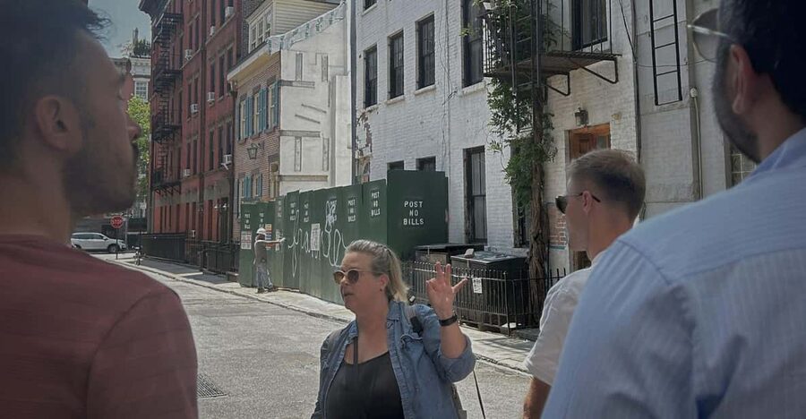 NYC: Ghosts of Greenwich Village 2 Hour Walking Tour - Mark Twain’s House of Death