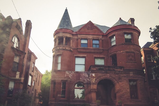 Old Louisvilles Famous Ghosts Smartphone Guided Walking Tour - The sinister story at St. James Court Fountain