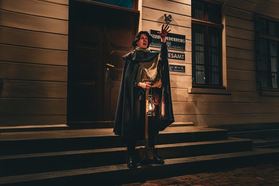 Oldenburg: "Executioners, witches & scoundrels" (crime thriller tour) - Beginning at the Gertrudenkirchhof and Gertruden Chapel
