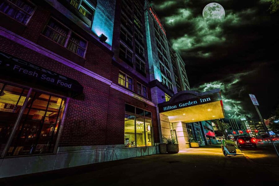 Omaha Ghost Tours: Otherworld Oblivion & Omens - Omaha after dark, with a ghost story at every turn