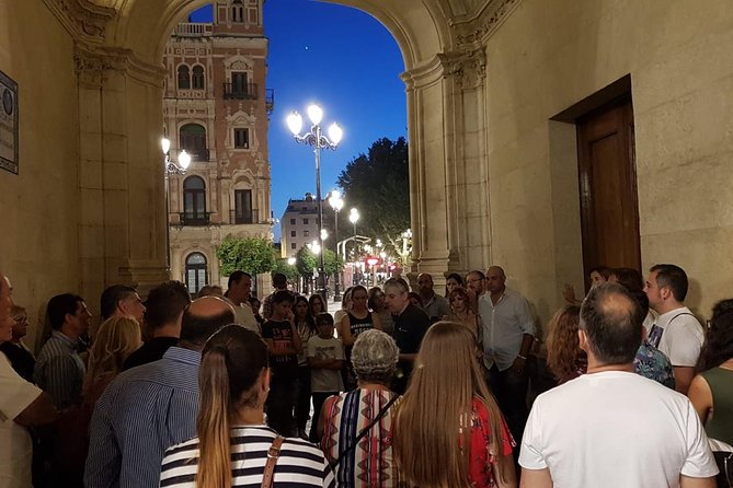 Paranormal Seville Tour in Spanish - Meeting at Plaza Nueva and City Hall