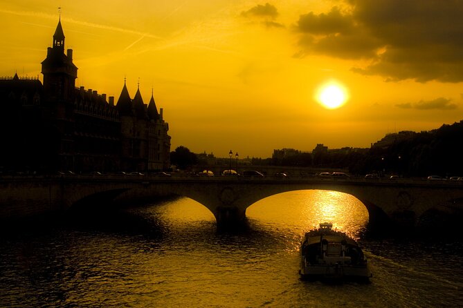 Paris by Night Walking Tour: Ghosts, Mysteries and Legends - What the walking pace is really like