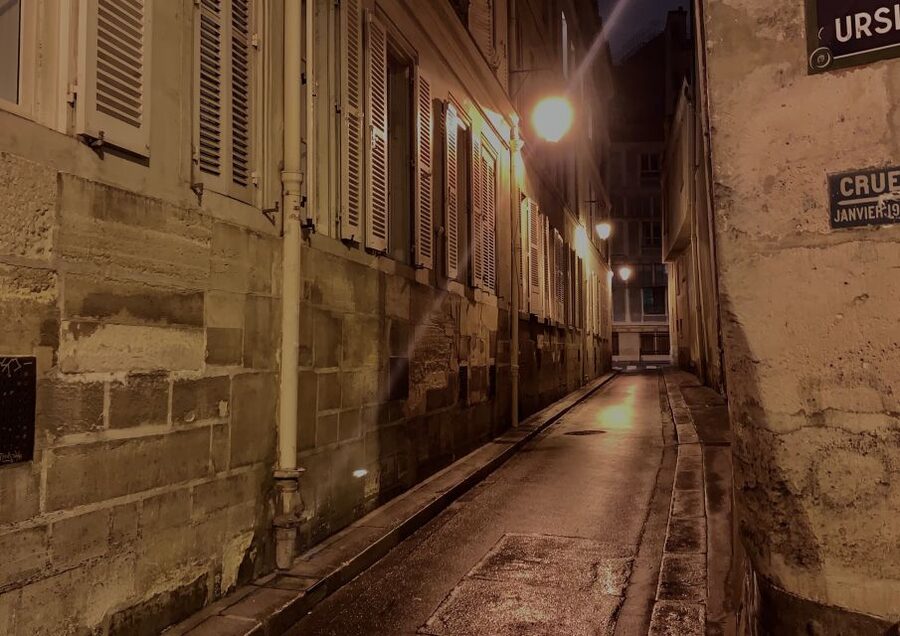 Paris: Dark History and Ghostly Guided Walking Tour - Pont Neuf and the city’s older secrets