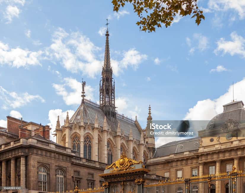 Paris: Ghosts and Dark Stories Guided Walking Tour - Notre Dame and the phantom bell ringer