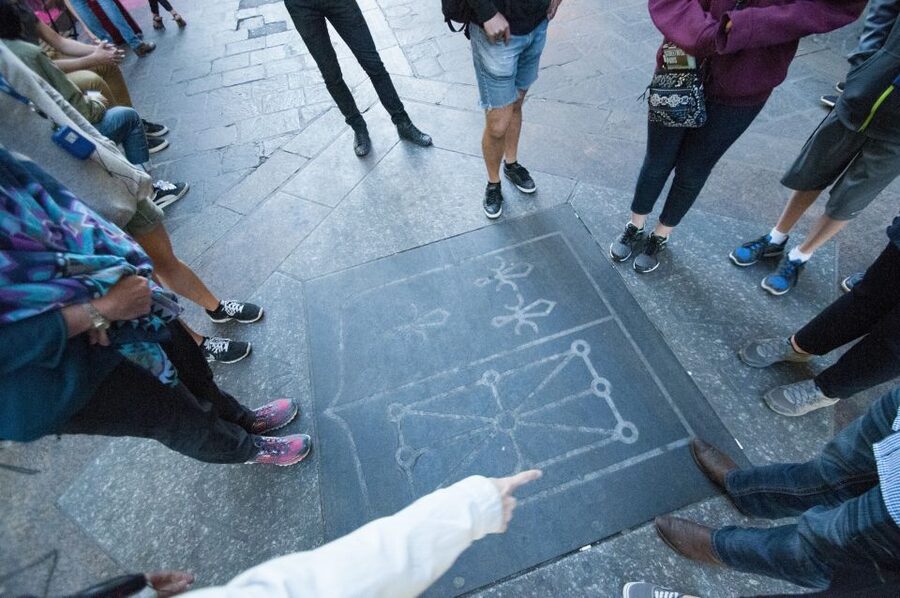 Paris: Ghosts, Legends & Mysteries Evening Walking Tour - Why this evening walk feels different from a standard Paris tour