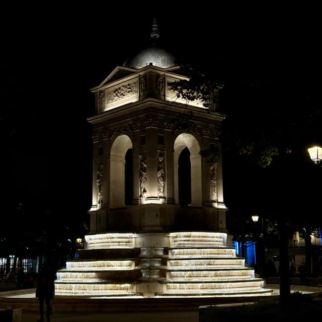 Paris Mysterious and Dark Stories Walking Tour - Small Group - What the guide style may mean for your evening
