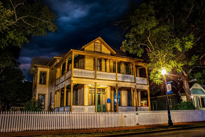 Pensacola Ghost Tours: Perdition, Pirates, & Purgatory - Storytelling is the real attraction