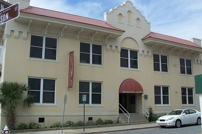 Pensacola Most Haunted Ghost Tour & Scavenger Hunt - Why downtown Pensacola makes a good ghost-tour setting