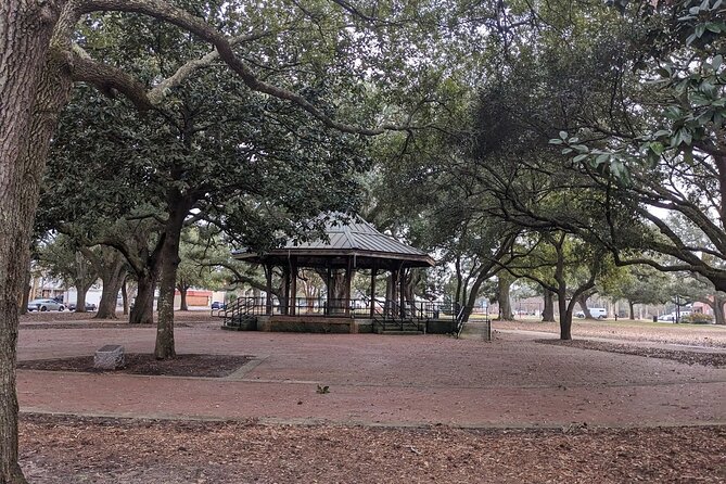 Pensacola Most Haunted Ghost Tour & Scavenger Hunt - The human help can make a real difference