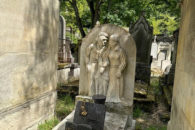 Père Lachaise's Cemetery Celebrities and Ghosts Mystery Tour - Crematorium, Chapel, and the Garden Character