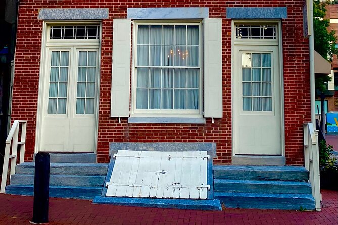 Philadelphia Haunted Ghost Smartphone Guided Audio Walking Tour - Old City, banks, taverns, and founding-era stories