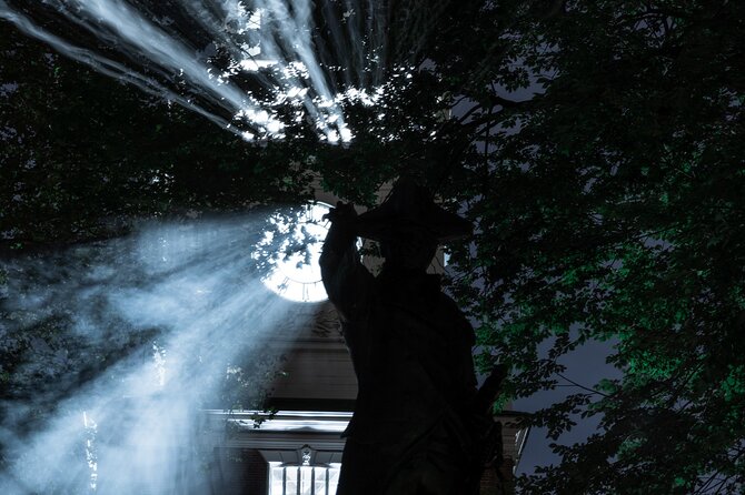 Philly Ghosts Boos and Booze Haunted Pub Crawl - Independence Hall brings the ghosts of the founding era