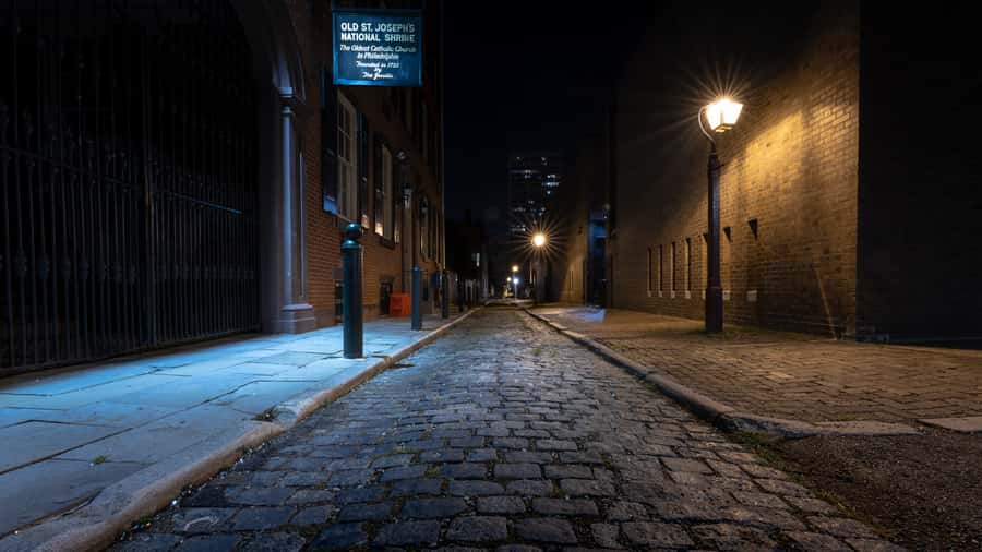 Philly Ghosts: Phantoms of Philadelphia Tour - Washington Square and its mass graves