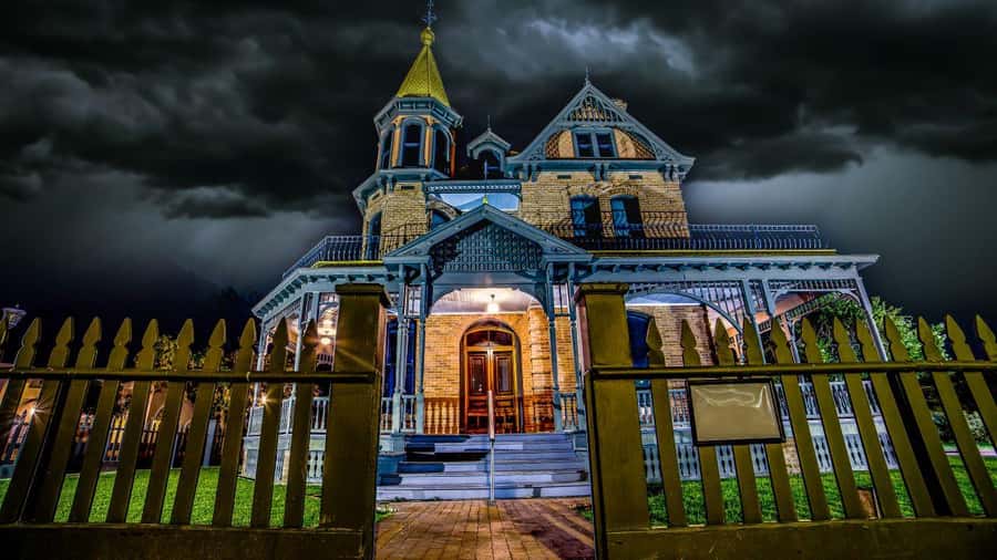 Phoenix: Ghosts & Poltergeists Guided Haunted Walking Tour - Rosson House and Victorian-era atmosphere